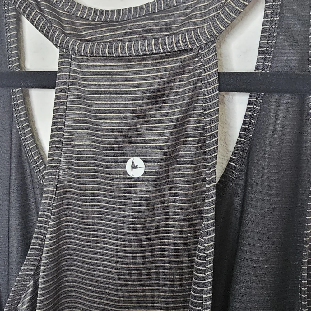 90 degrees by reflex Black Thin Gold Stripe Loose Fit Racerback Tank Size M‎ - Picture 5 of 7